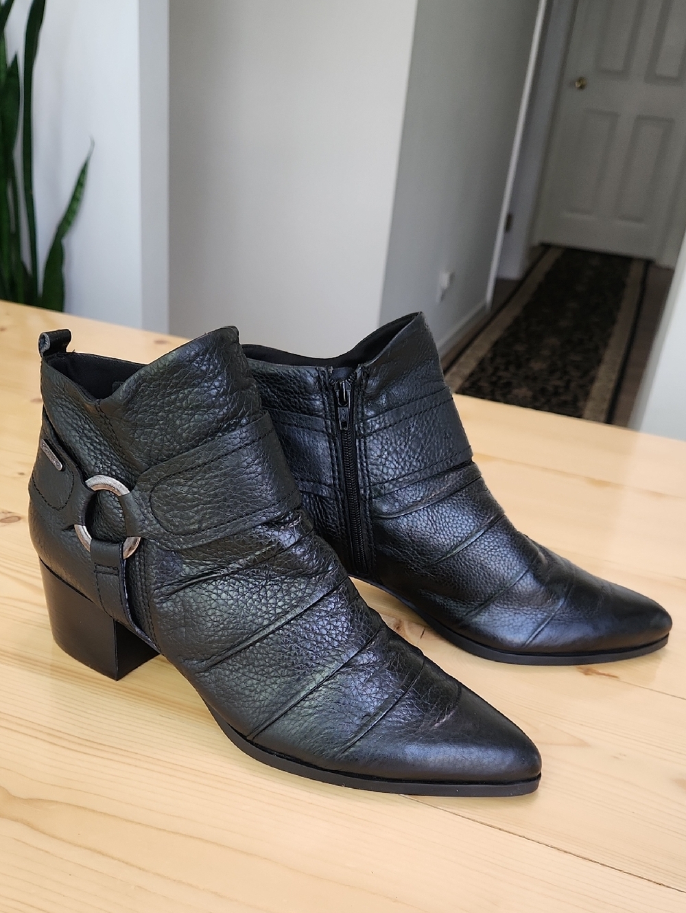 Bottero Burnish Leather Ruched Ankle Boots Black Moto Harness Brazil Sz 8